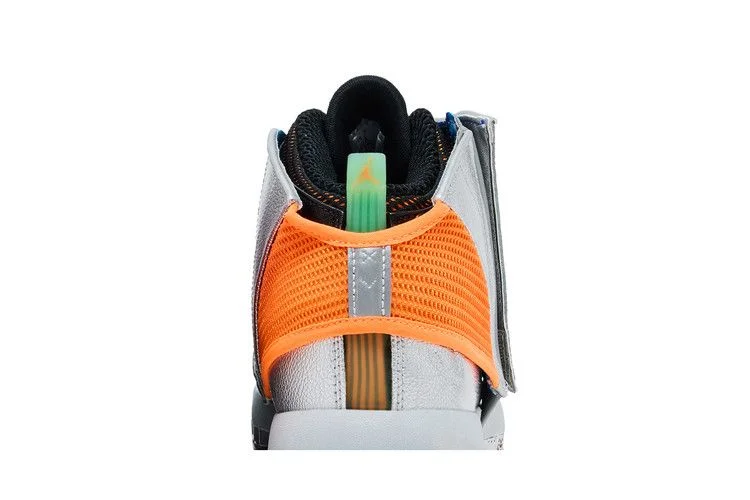 Krossovki-Free-The-Youth-x-Air-Jordan-16-Retro-OG-Metallic-Silver-6