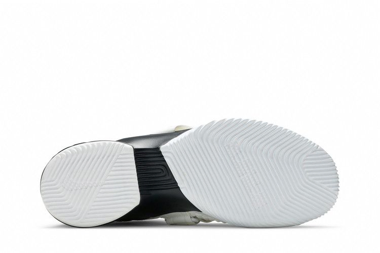 lebron-soldier-12-tb-white-black-at3872-101_03