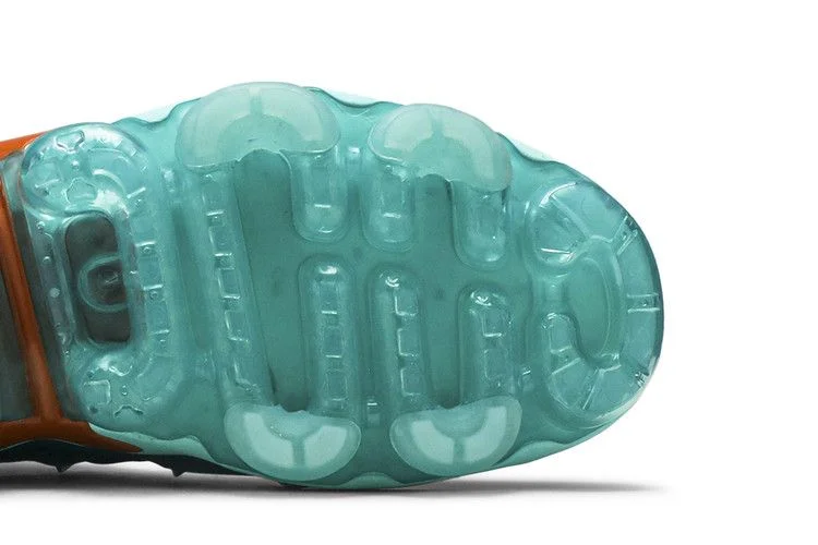 Кроссовки Nike Air VaporMax Plus 'Aurora Green'