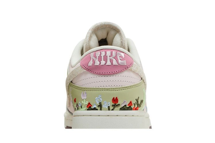 Кроссовки Nike Wmns Dunk Low LX 'Mushroom'