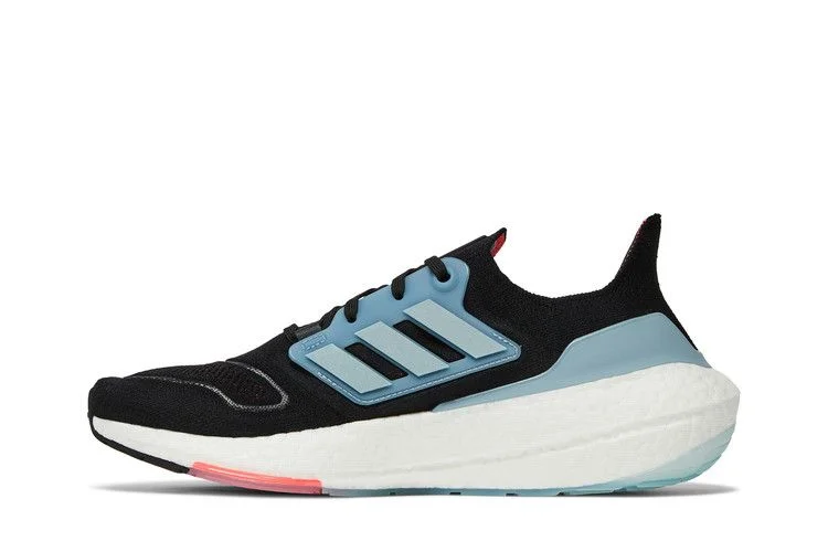 Krossovki-adidas-UltraBoost-22-Black-Magic-Grey-2