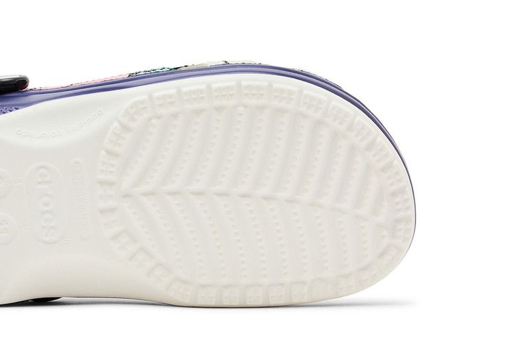 Кроссовки Crocs Demon Slayer x Classic Clog 'Shinobu Kocho'