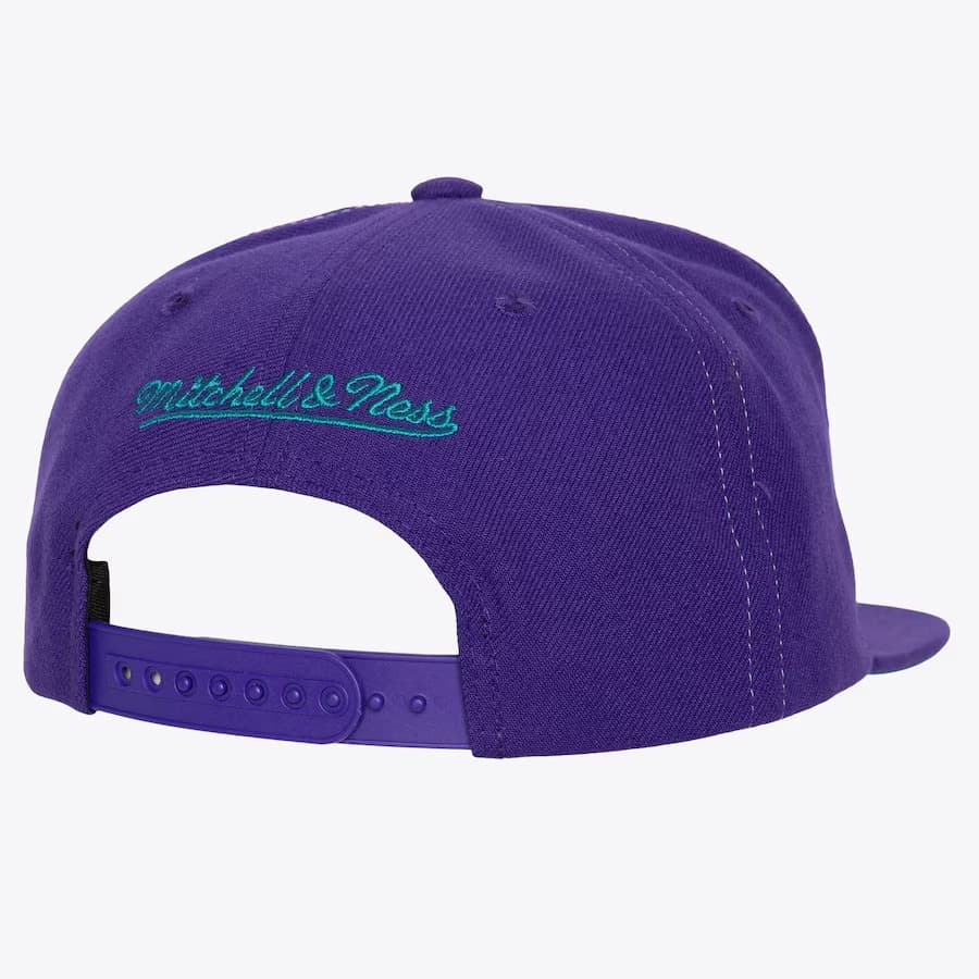 Бейсболка Mitchell & Ness Purple Charlotte Hornets Day 4 Snapback Hat