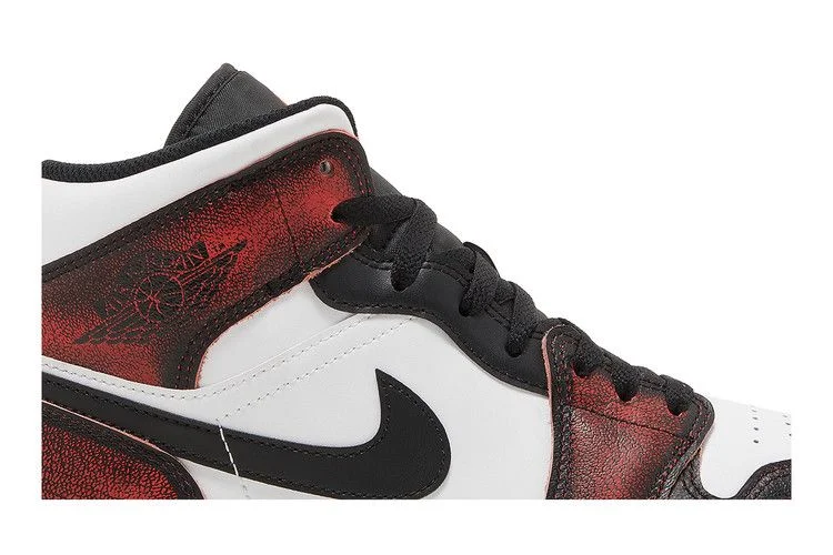 Кроссовки Air Jordan 1 Mid SE 'Wear-Away'