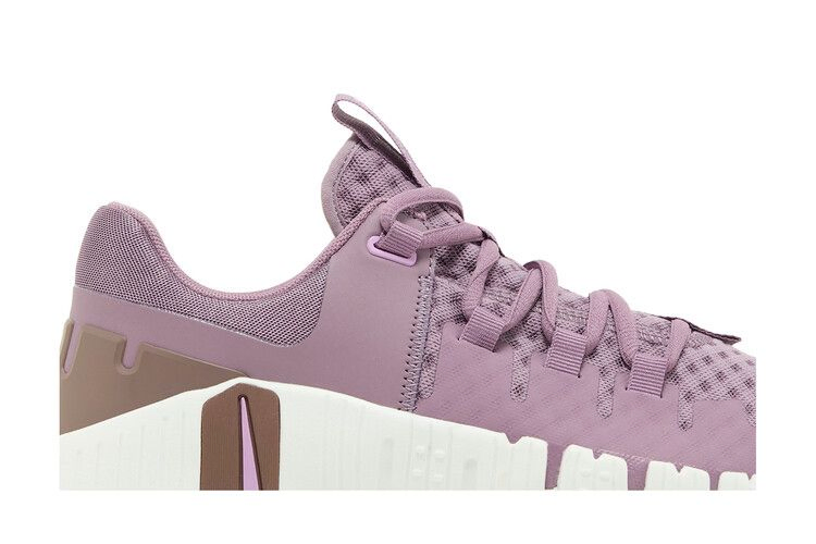 Кроссовки Nike Wmns Free Metcon 5 'Violet Dust'