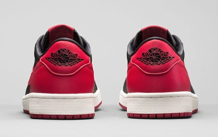 Krossovki-Air-Jordan-1-Retro-Low-OG-GS-Bred-4