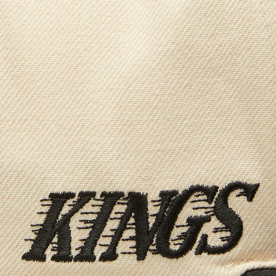 Бейсболка Mitchell & Ness Cream Black Los Angeles Kings Vintage Logo Snapback Hat