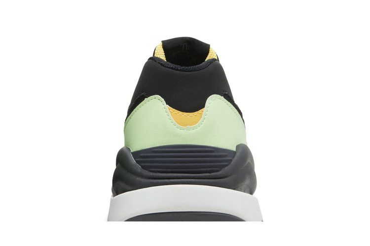 Кроссовки New Balance 57/40 'Black Vibrant Spring Glow'