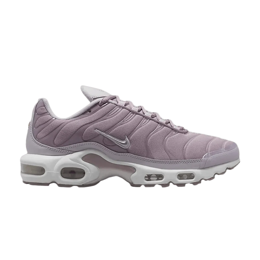 Krossovki-Nike-Wmns-Air-Max-Plus-Plum-Fog