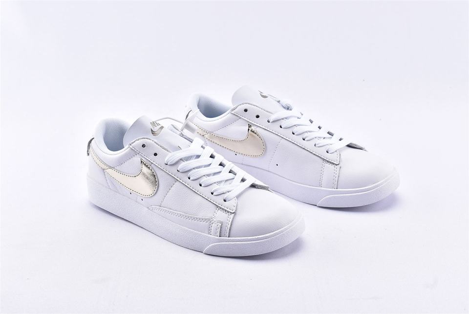 Кроссовки Nike Wmns Blazer Low LE Metallic Gold Star