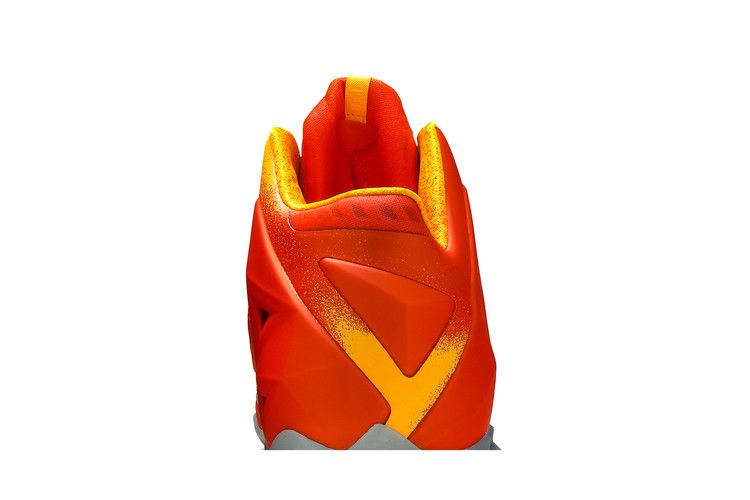 Кроссовки Nike LeBron 11 Preheat 'Forging Iron'