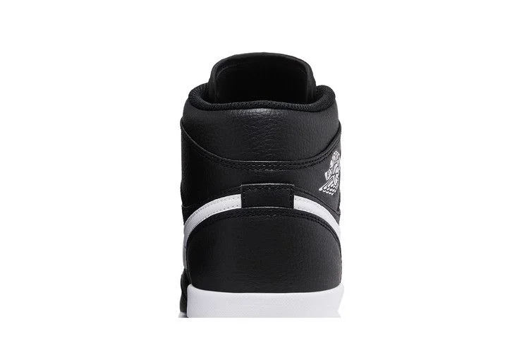 Кроссовки Air Jordan 1 Retro Metal 'Black White' 2023