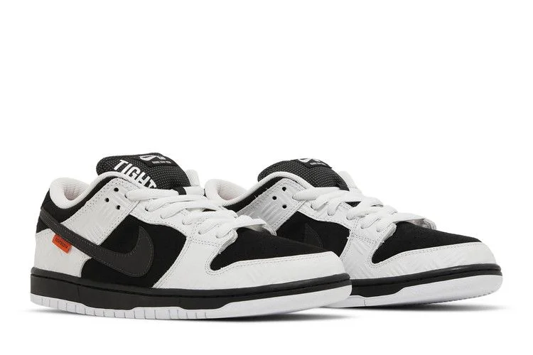 Krossovki-TIGHTBOOTH-x-Nike-Dunk-Low-SB-7