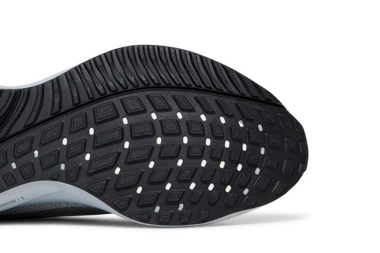 Кроссовки Nike Air Zoom Vomero 16 'Black Metallic Silver'