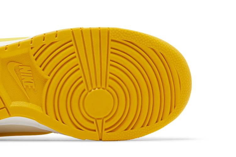 wmns-dunk-low-twist-vivid-sulfur-dz2794-100_04