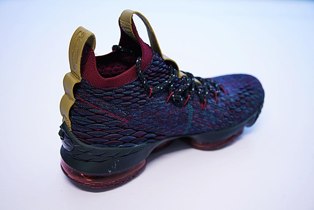 Кроссовки LeBron 15 EP New Heights