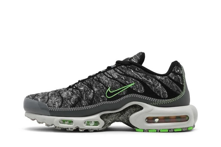 Кроссовки Nike Air Max Plus Essential 'Crater - Electric Green'