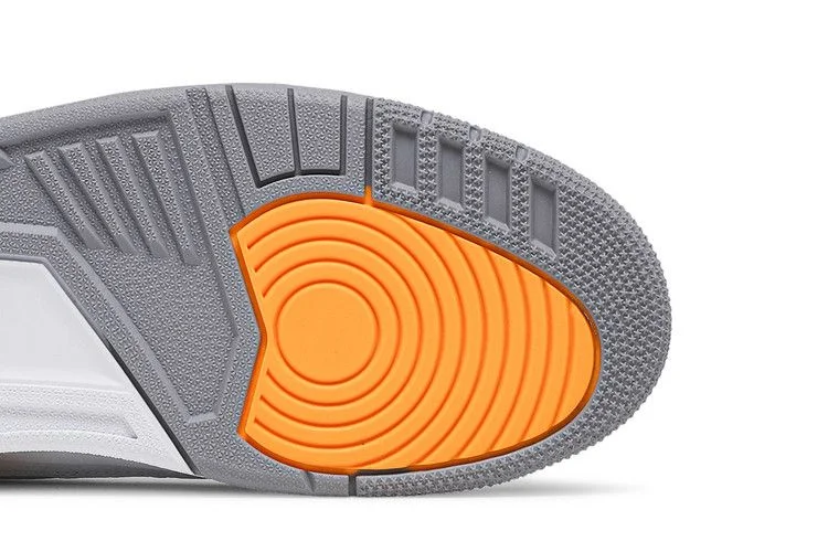 Krossovki-Wmns-Air-Jordan-3-Retro-Laser-Orange-4