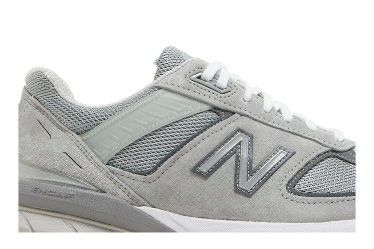 990-grey-white-m990gl52e_01