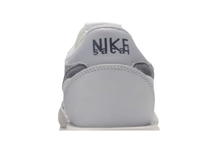 Krossovki-sacai-x-Nike-LDWaffle-Summit-White-15