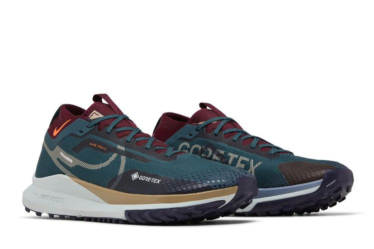 react-pegasus-trail-4-gore-tex-deep-jungle-night-maroon-dj7926-302_07