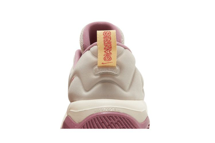 Кроссовки Nike Giannis Immortality 3 'Fossil Stone Celestial Gold'