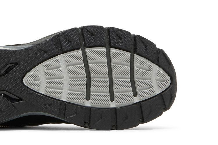 990v5-made-in-usa-extra-wide-black-m990bk5-4e_04
