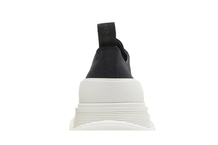Кроссовки Alexander McQueen Tread Slick Lace Up 'Black White'