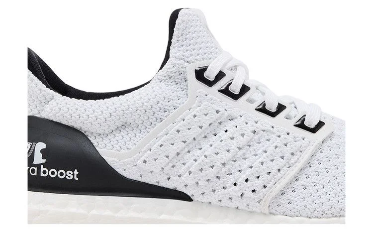 Krossovki-adidas-UltraBoost-Clima-U-White-Black-1