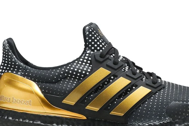 Кроссовки Patrick Mahomes x adidas UltraBoost DNA 'Black Gold'