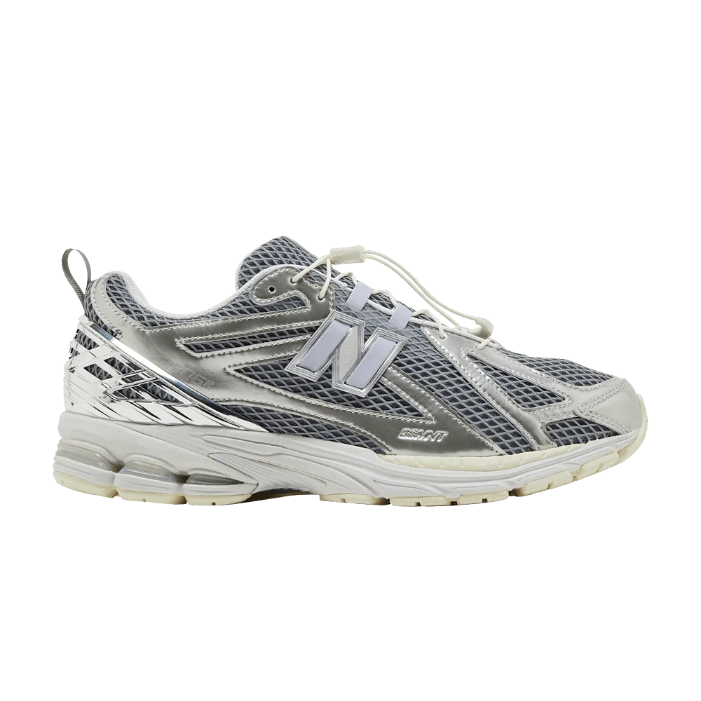 Krossovki-The-Basement-x-New-Balance-1906R-Day-Chrome
