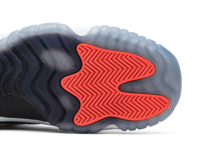 air-jordan-11-retro-low-bg-gs-infrared-23-528896-023_04