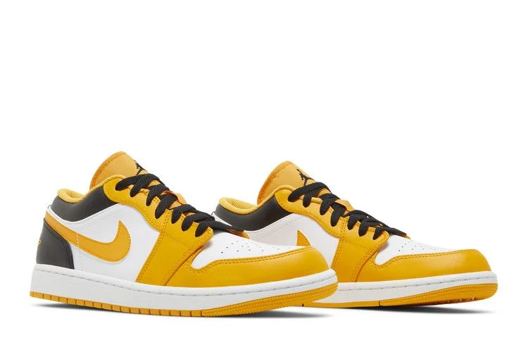 Krossovki-Air-Jordan-1-Low-Taxi-White-7