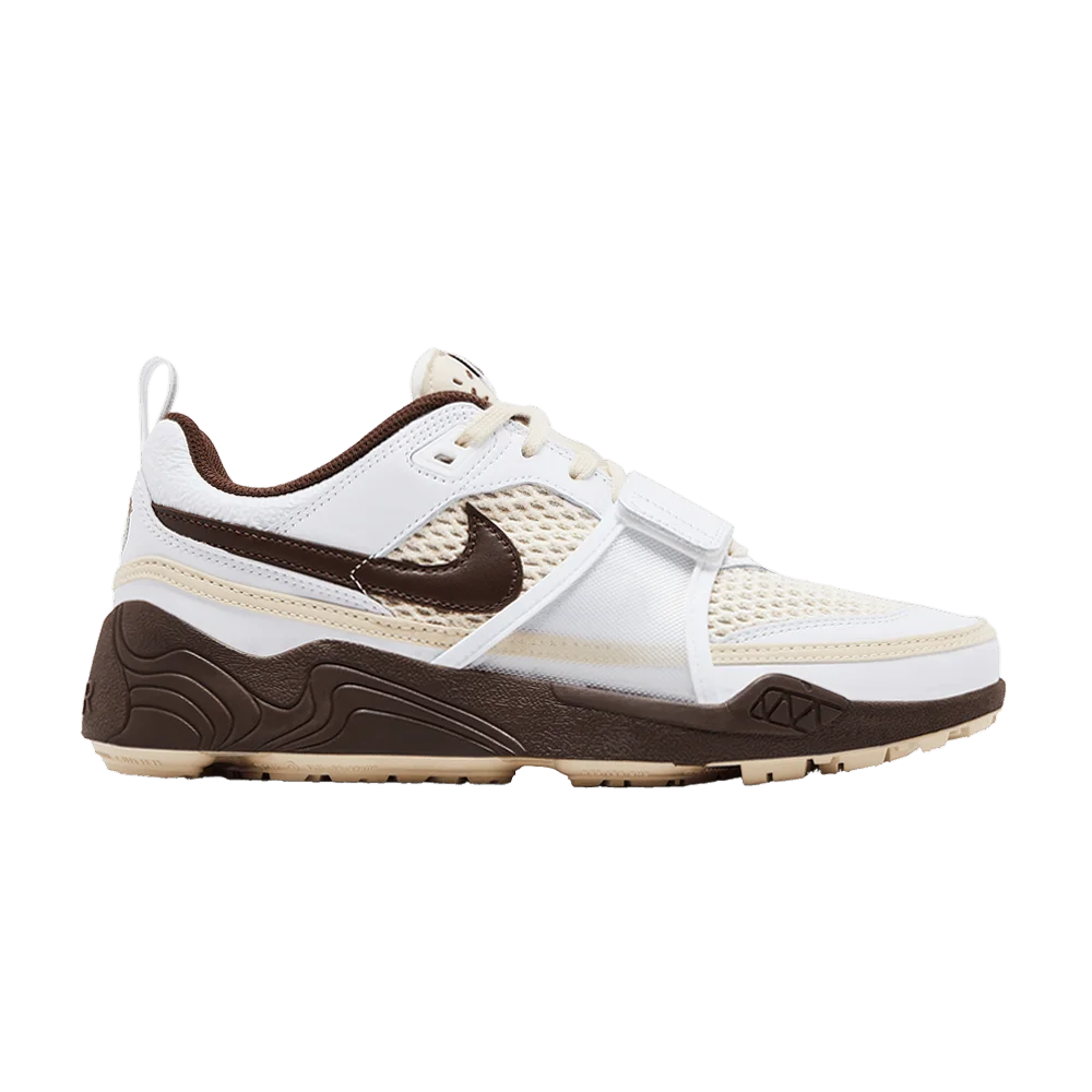 Krossovki-Travis-Scott-x-Nike-Zoom-Field-Jaxx-Light-Chocolate