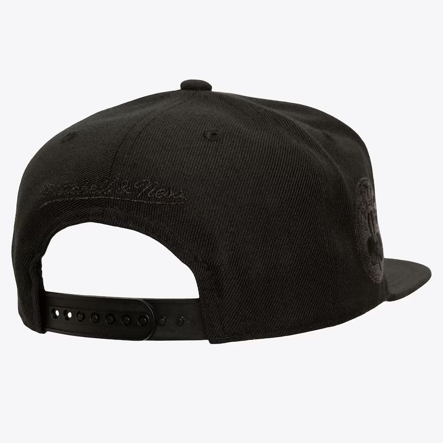Бейсболка Mitchell & Ness Black Los Angeles Lakers Pearl Snapback Hat