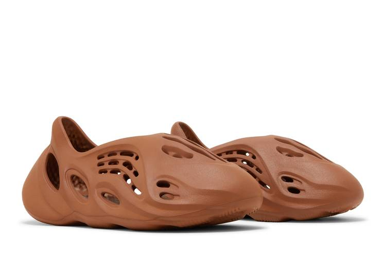 yeezy-foam-runner-flax-hp5335_07