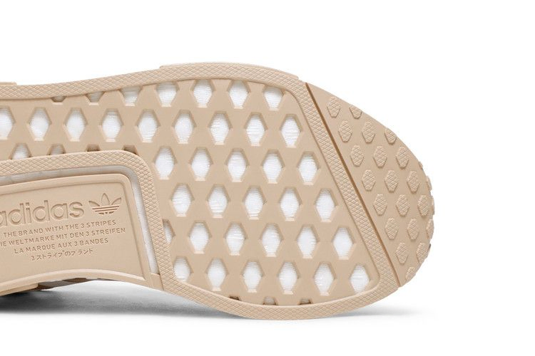 wmns-nmd_r1-leopard-sole-pale-nude-gz8025_04