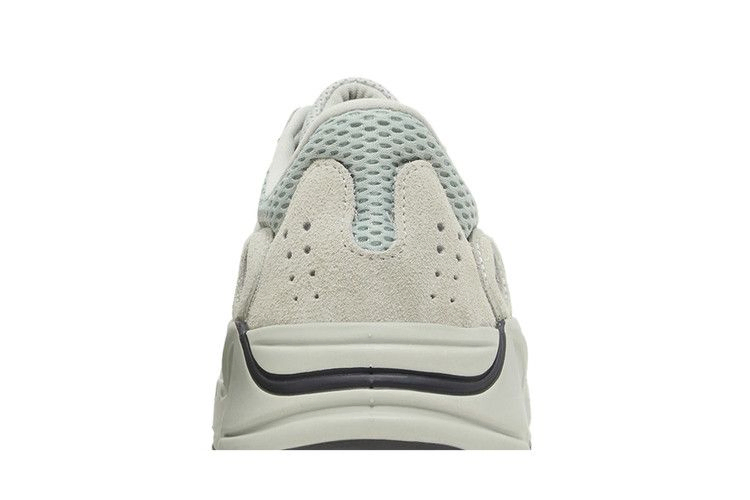 Кроссовки adidas Yeezy Boost 700 'Salt' 2024