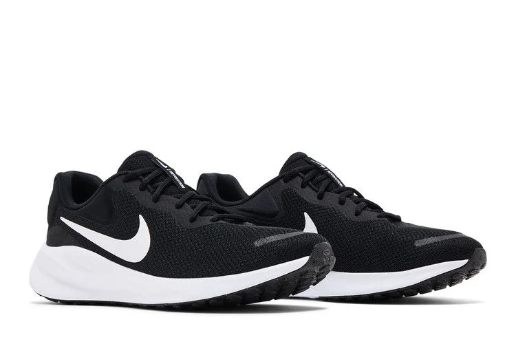 Krossovki-Nike-Revolution-7-Black-White-7