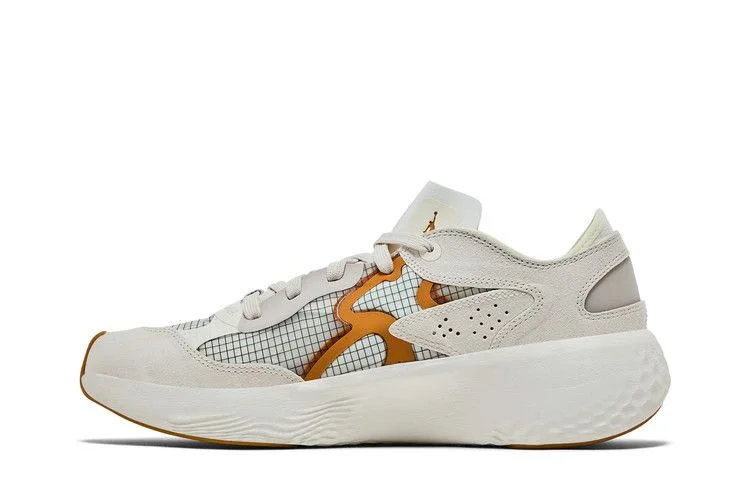Krossovki-Air-Jordan-Wmns-Jordan-Delta-3-Light-Orewood-Brown-2