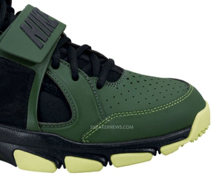 zoom-huarache-tr-mid-414975-371_02