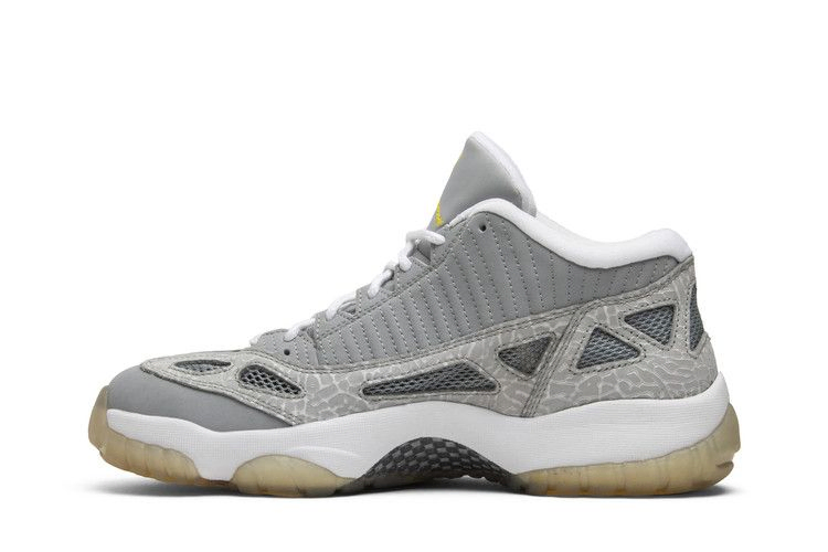 air-jordan-11-retro-low-ie-306008-072_02