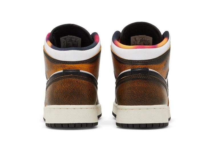 Кроссовки Air Jordan 1 Mid SE GS 'Wear-Away - Taxi'