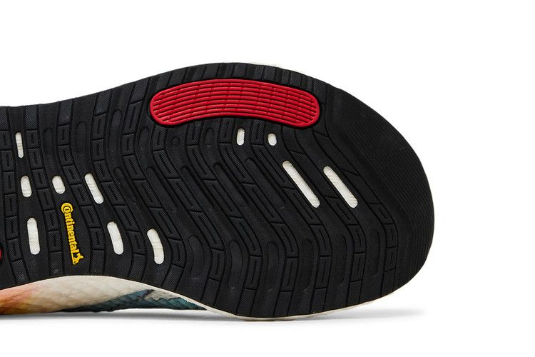 Кроссовки adidas AlphaBoost