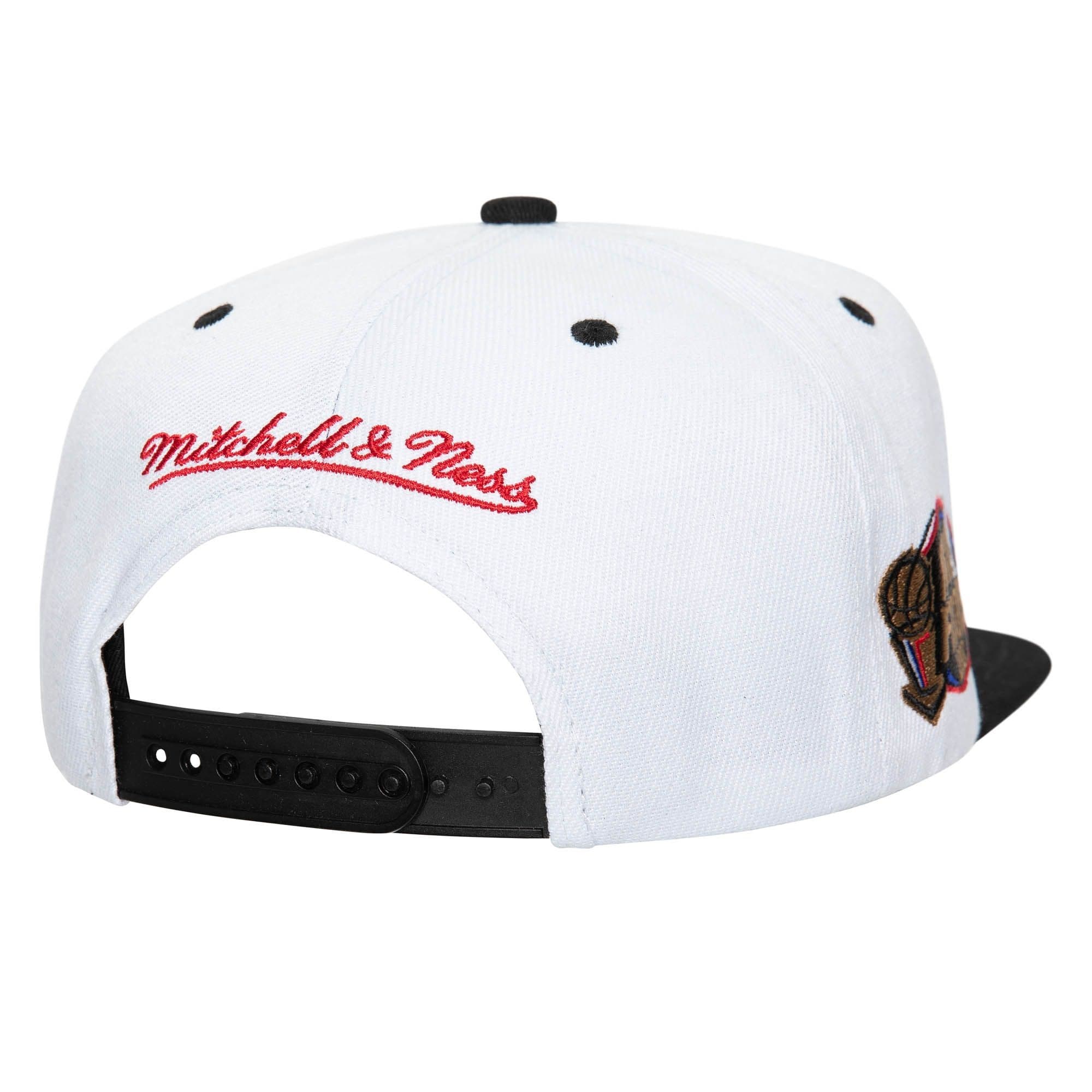 Бейсболка Mitchell & Ness Champ Series Snapback Chicago Bulls Hat