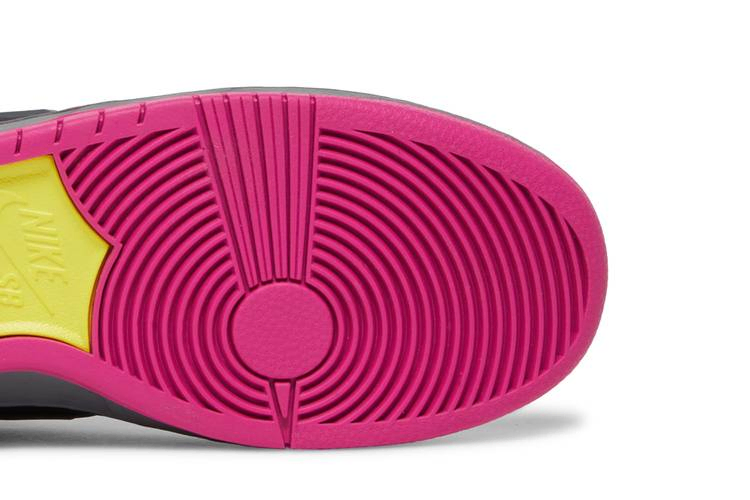 run-the-jewels-x-dunk-high-sb-active-pink-dx4356-600_04