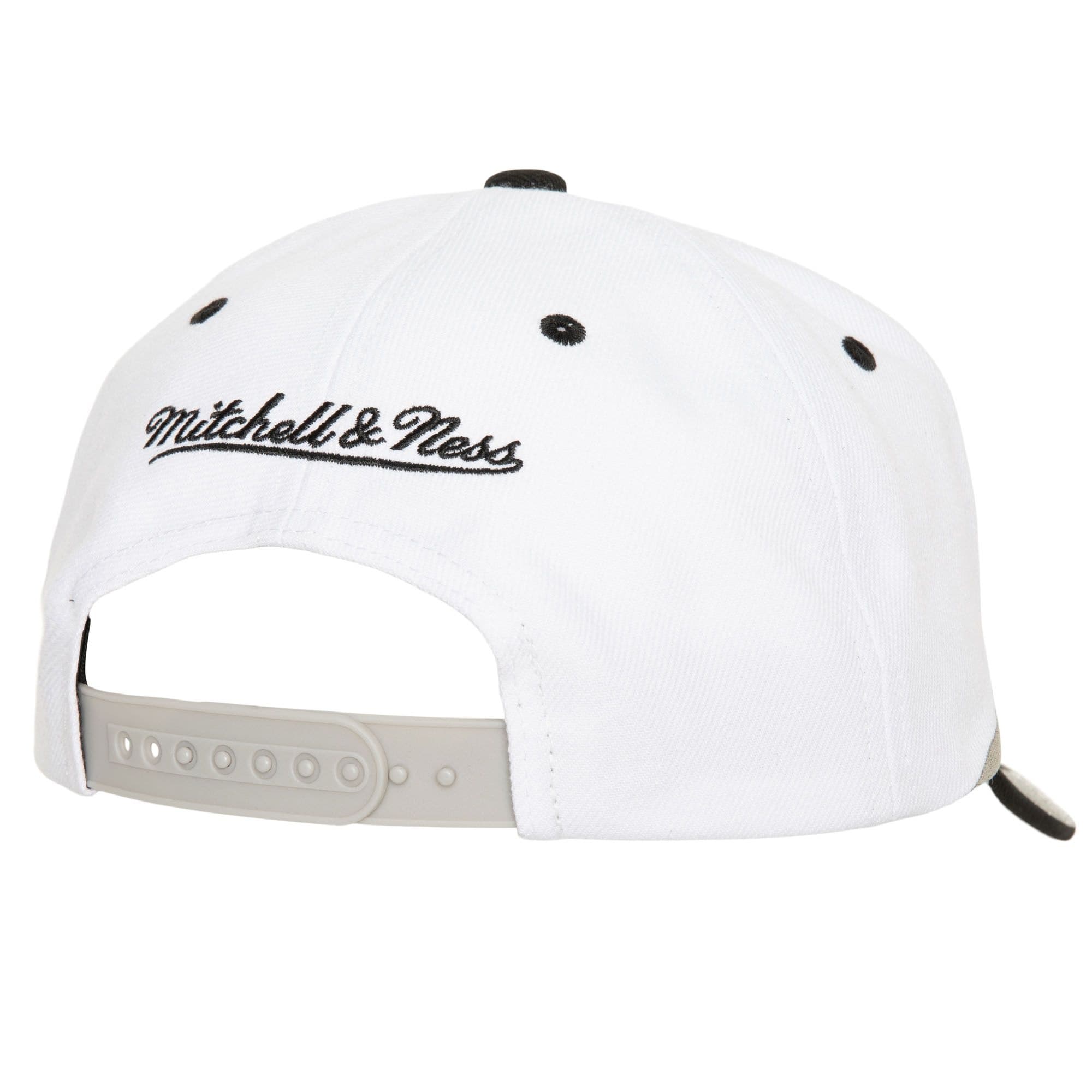 Mitchell-Ness-Retrodome-Pro-Snapback-Brooklyn-Nets-Hat-1