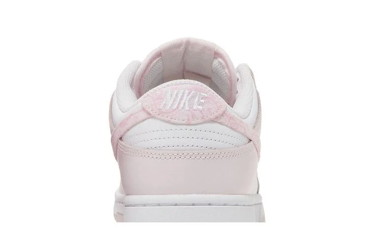 Кроссовки Nike Wmns Dunk Low 'Pink Paisley'