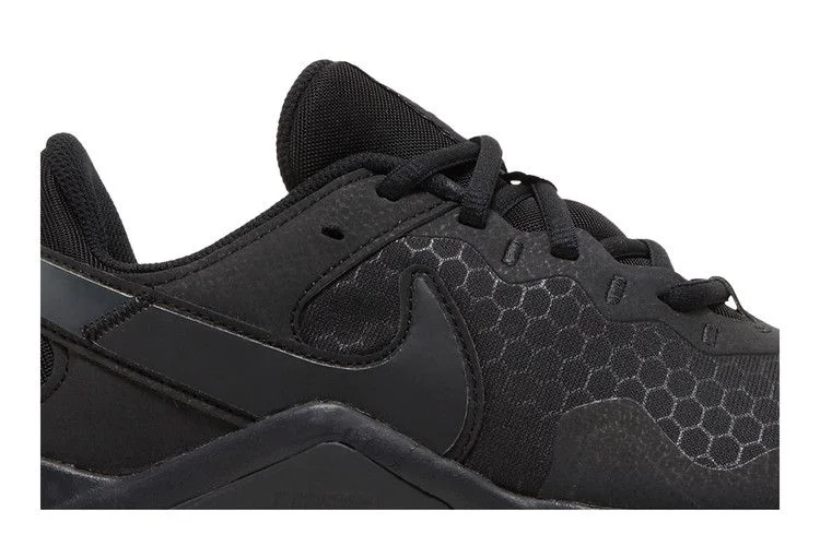 Krossovki-Nike-Wmns-Legend-Essential-2-Black-Off-Noir-1
