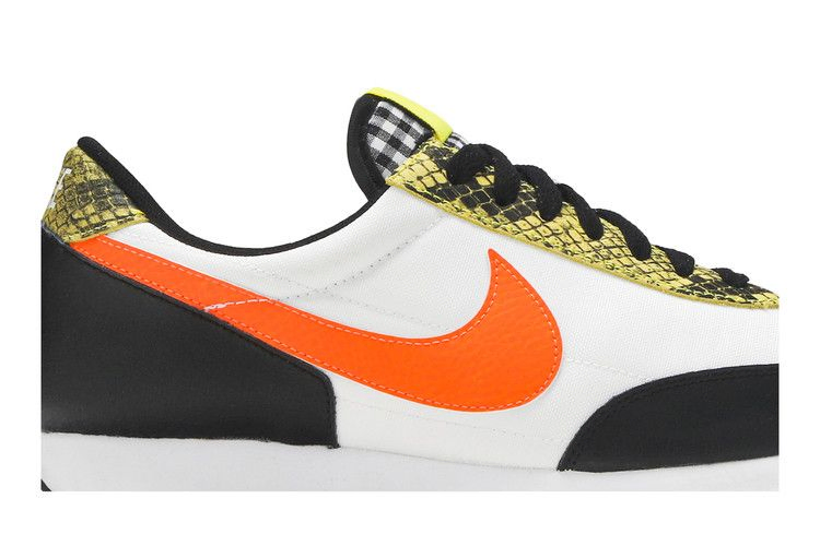 wmns-daybreak-qs-dynamic-yellow-cq7620-001_01